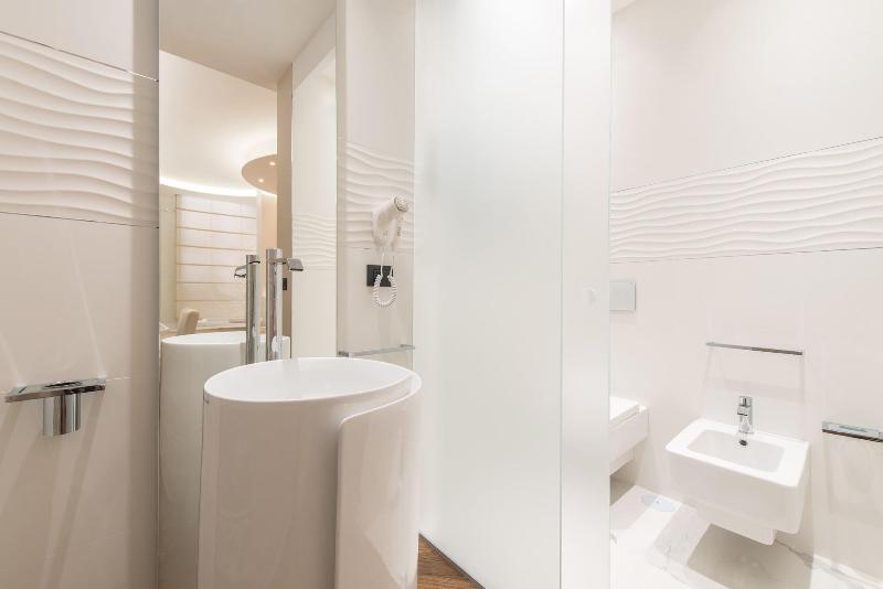 Lux Suites In Roma image
