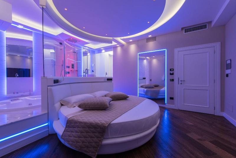 Lux Suites In Roma image