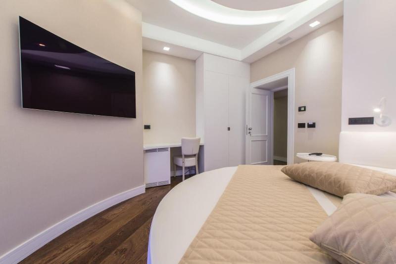 Lux Suites In Roma image