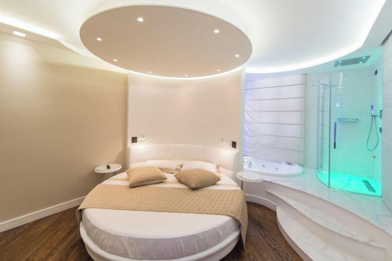 Lux Suites In Roma image