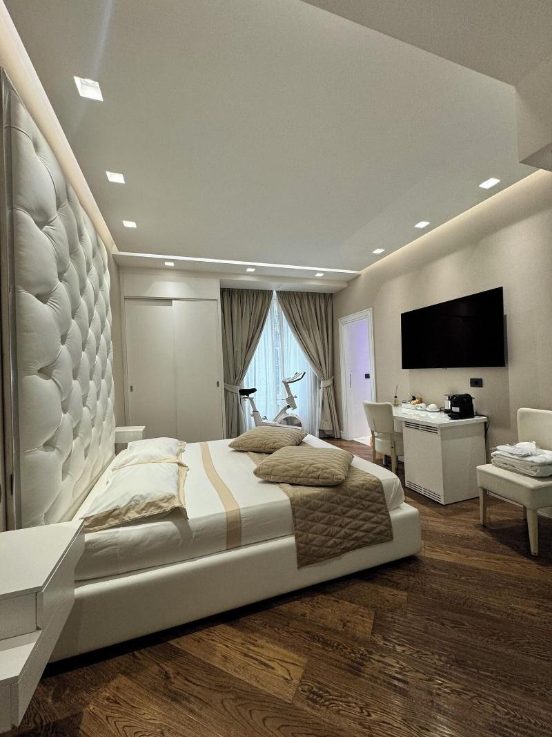 Lux Suites In Roma image