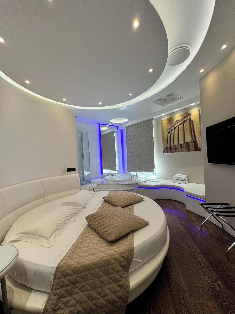Lux Suites In Roma image