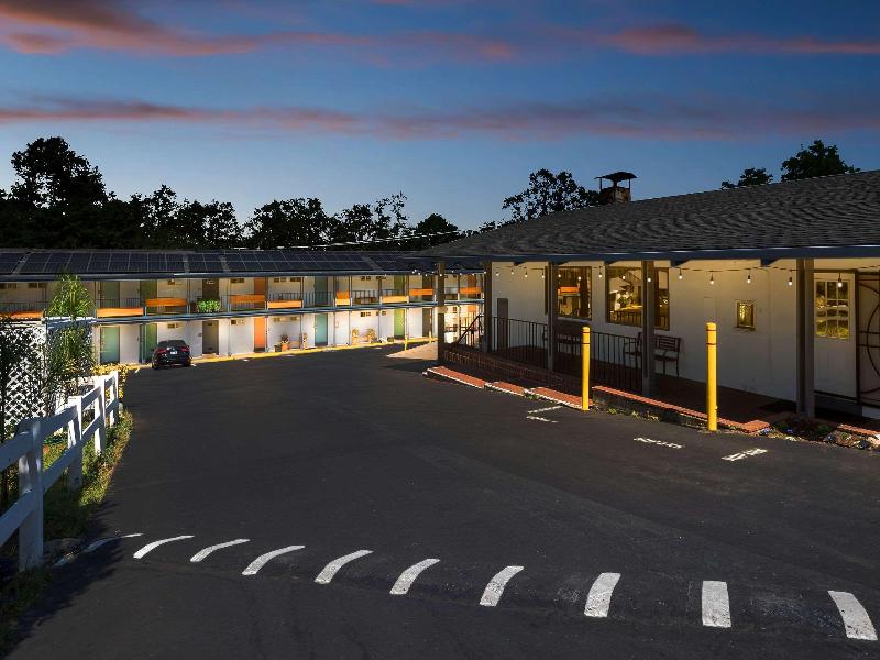 Quality Inn Suites image
