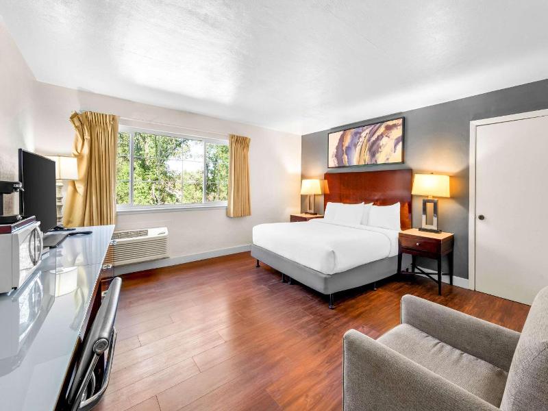 Quality Inn Suites image