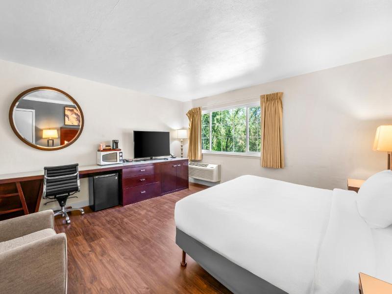 Quality Inn Suites image