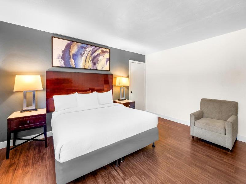 Quality Inn Suites image