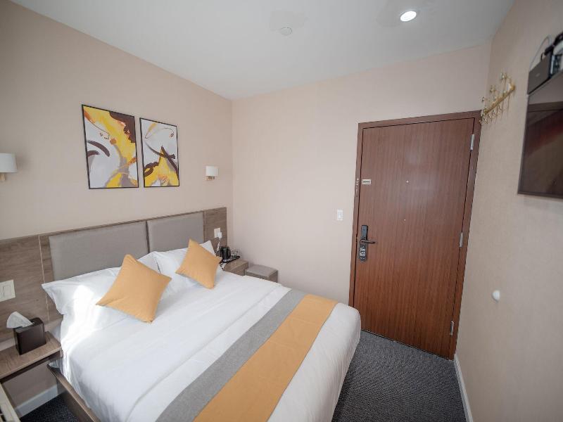 Flushing Garden Hotel image