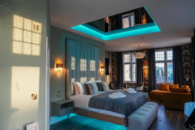 Arundell Hotel image