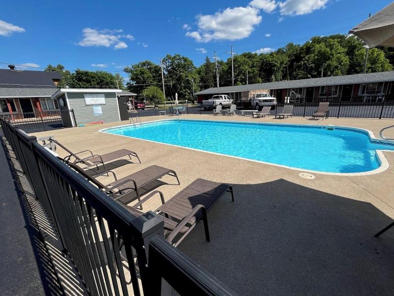 Valley Inn And Suites