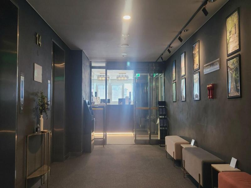 Brown Suites Hotel Sinchon Central image