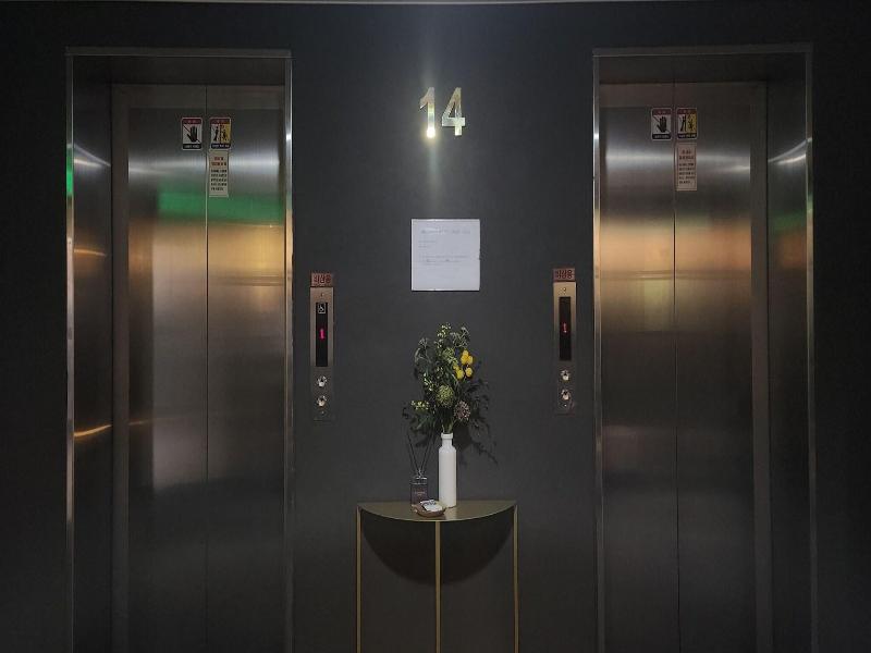 Brown Suites Hotel Sinchon Central image