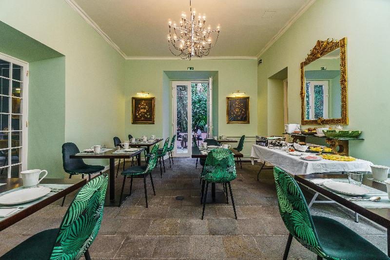 Solar Dos Cantos Botanic House And Garden image