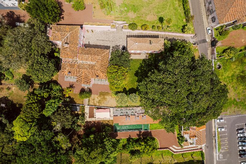 Solar Dos Cantos Botanic House And Garden image