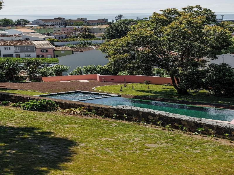 Solar Dos Cantos Botanic House And Garden image