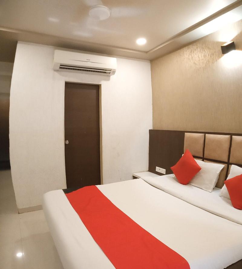 Hotel Airport Inn One image