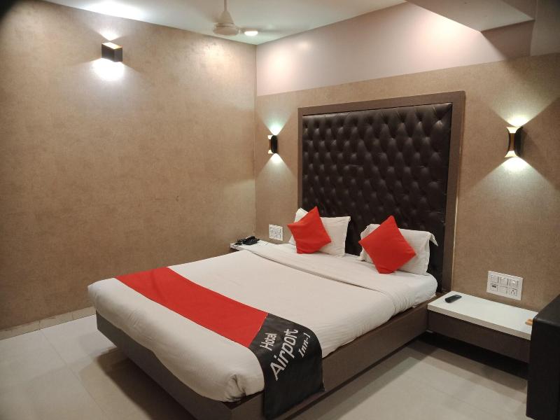 Hotel Airport Inn One image
