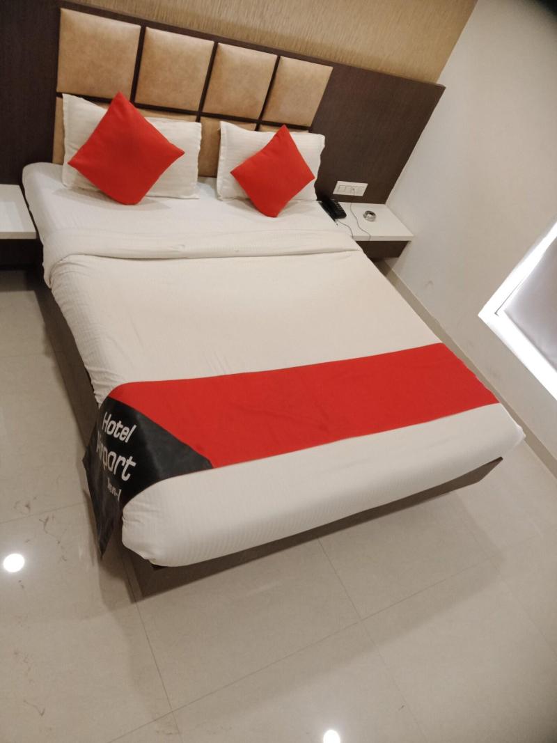 Hotel Airport Inn One image