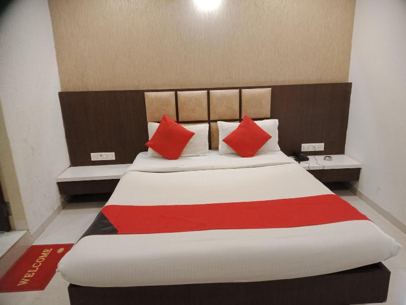 Hotel Airport Inn One image