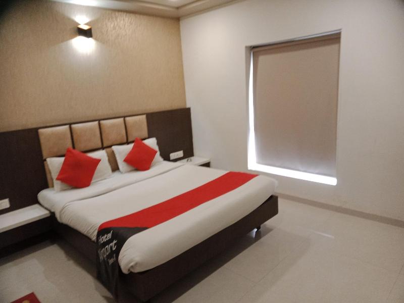 Hotel Airport Inn One image