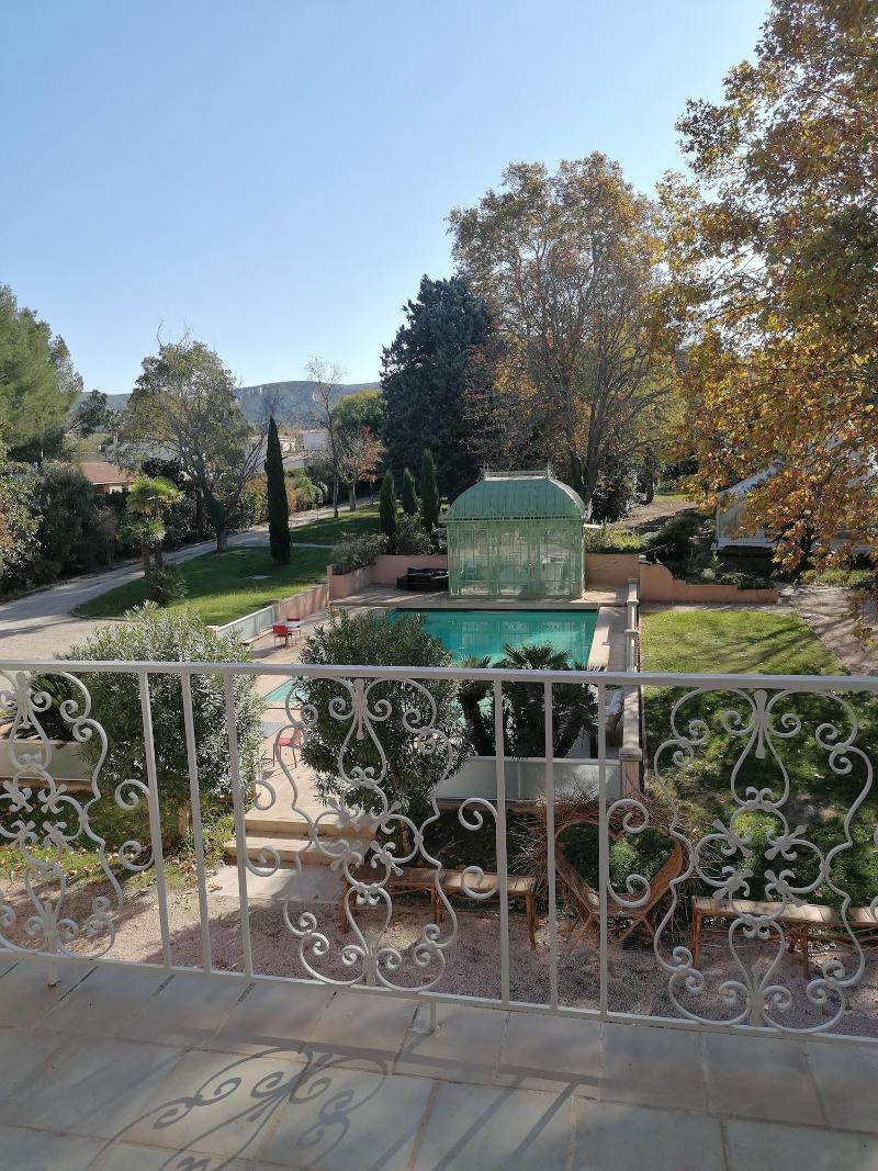 Domaine De La Nerthe image