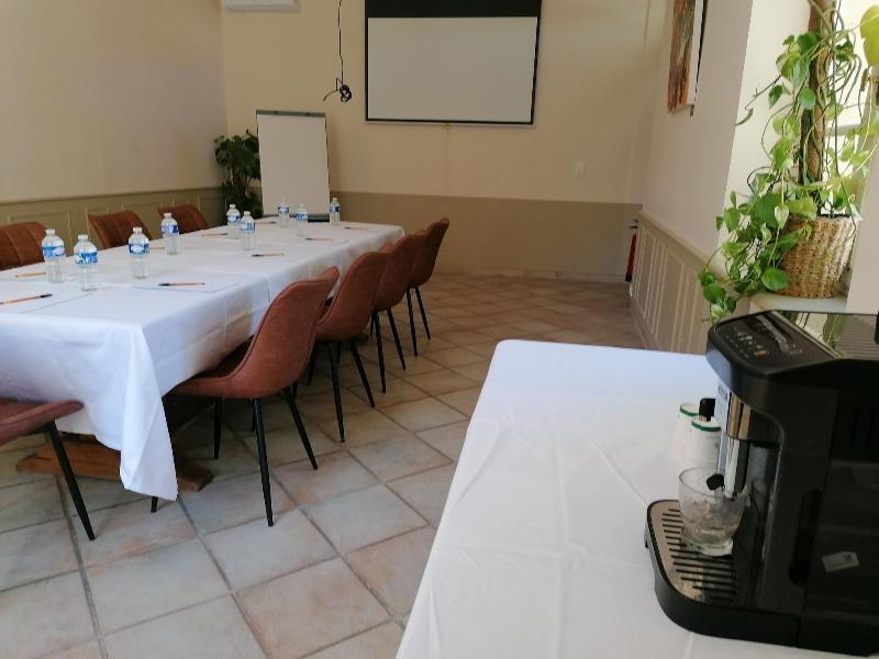 Domaine De La Nerthe image