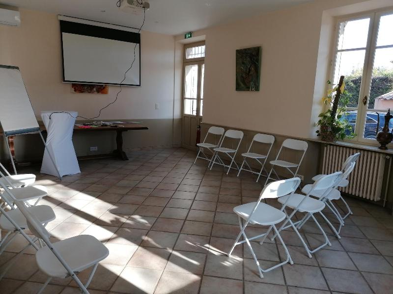 Domaine De La Nerthe image