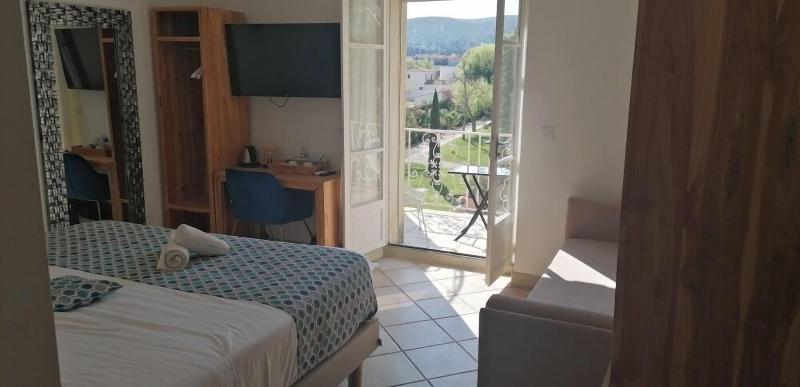 Domaine De La Nerthe image