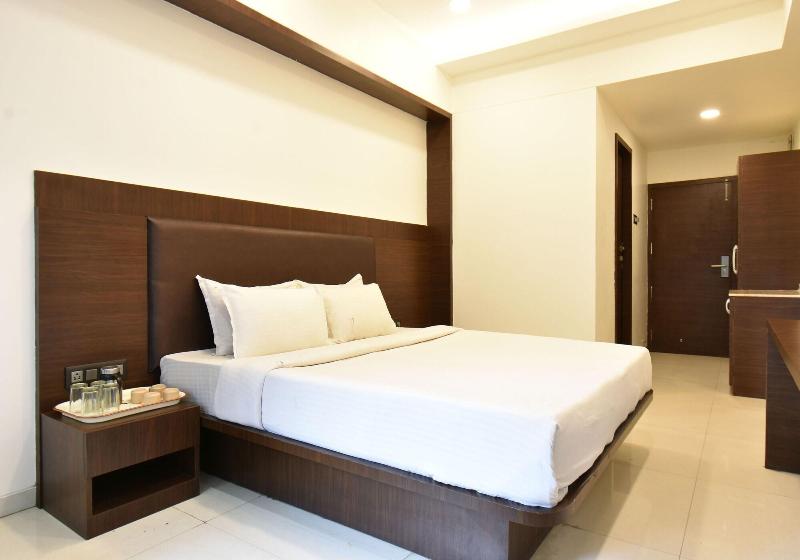 Hotel Kohinoor Plaza image