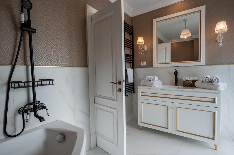 Hotel Noblesse Boutique Spa image