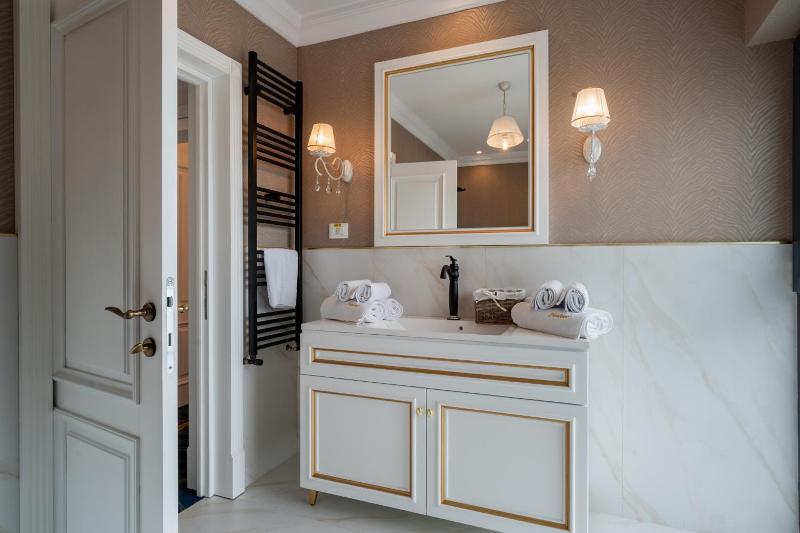 Hotel Noblesse Boutique Spa image