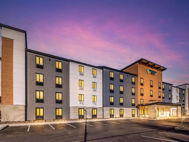 Woodspring Suites Portland Vancouver image