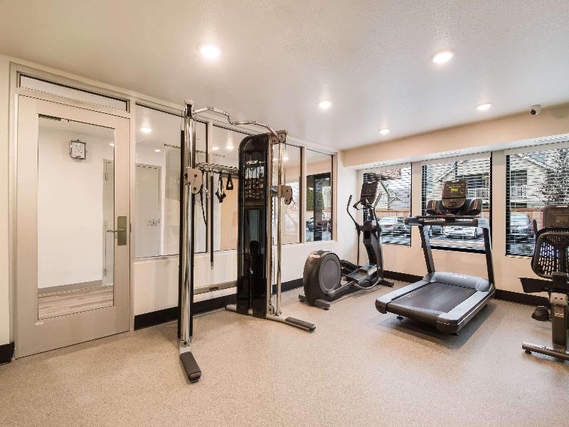 Woodspring Suites Portland Vancouver image