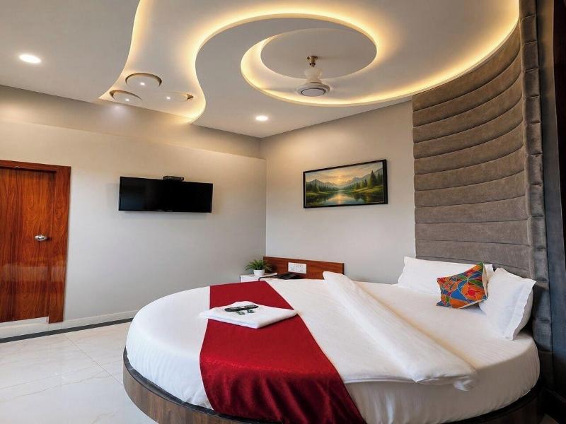 New Seven Hills By Glitz Hotels image