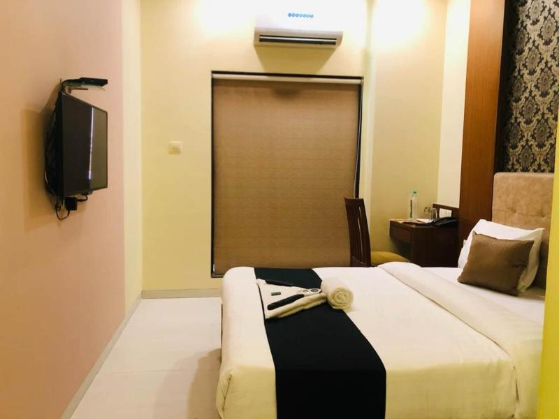 New Seven Hills By Glitz Hotels image