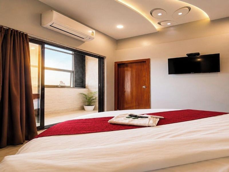 New Seven Hills By Glitz Hotels image