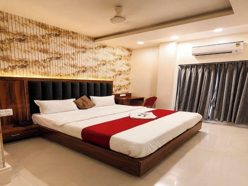 New Seven Hills By Glitz Hotels image