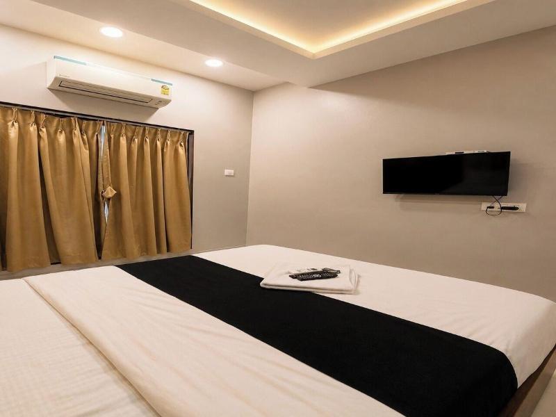 New Seven Hills By Glitz Hotels image