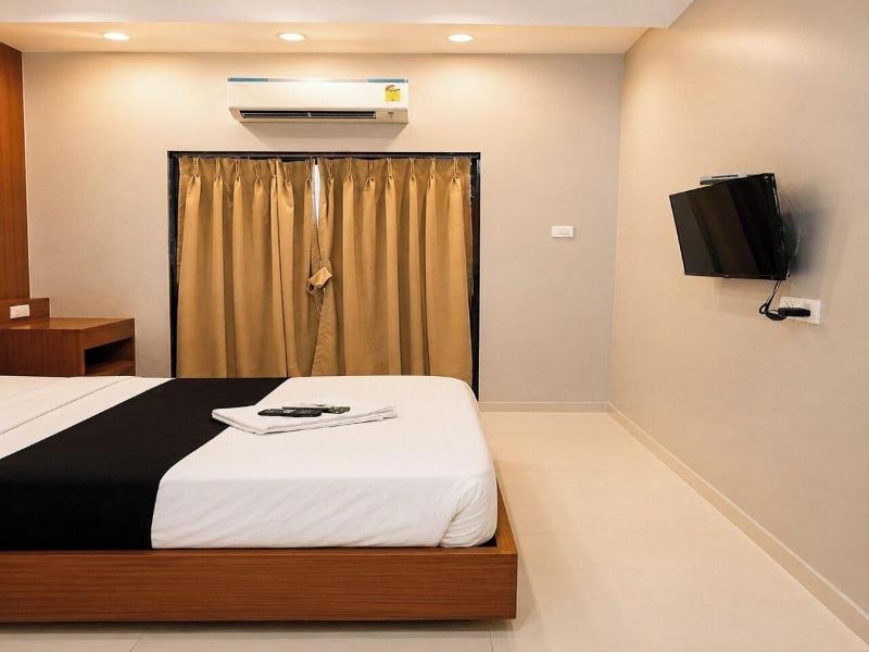 New Seven Hills By Glitz Hotels image