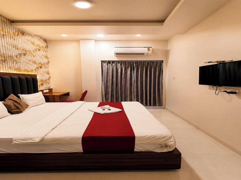 New Seven Hills By Glitz Hotels image