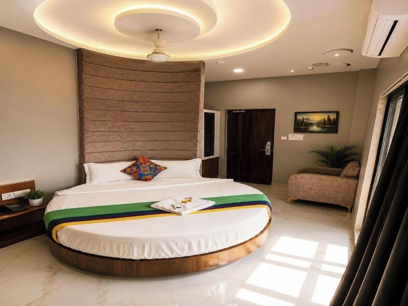 New Seven Hills By Glitz Hotels image