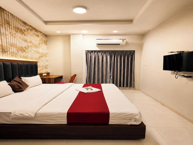 New Seven Hills By Glitz Hotels image