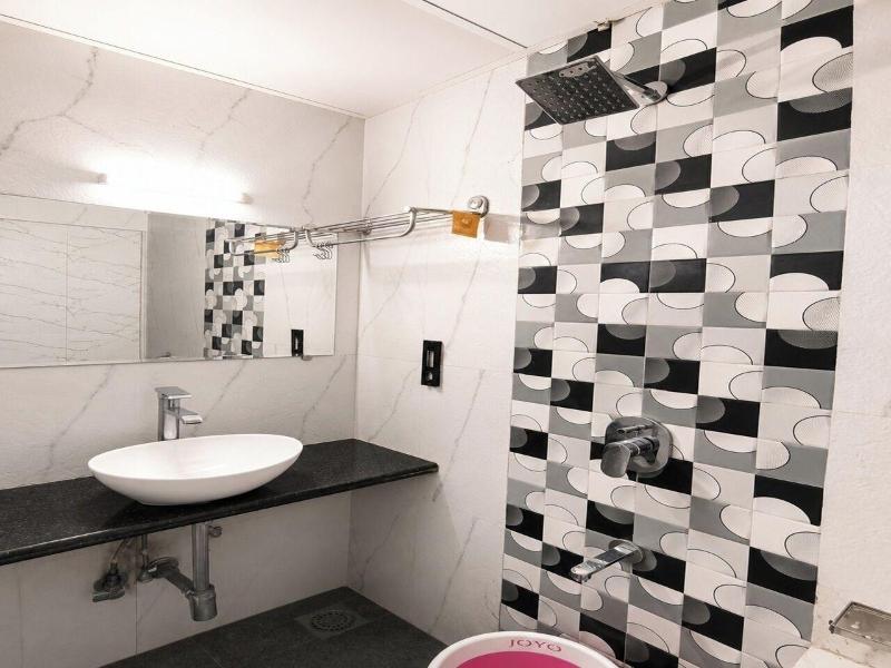 New Seven Hills By Glitz Hotels image