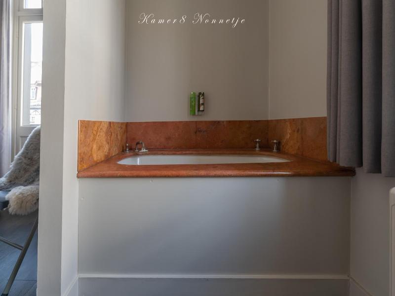 Hotel Bonne Auberge Adults Only image