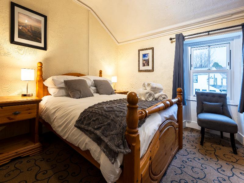 The Strands & Screes Inn image