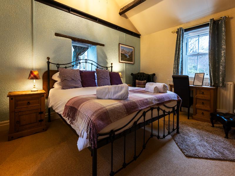 The Strands & Screes Inn image
