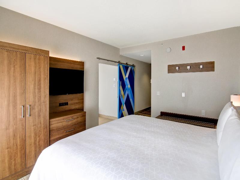 Holiday Inn Express & Suites Toronto Markham image