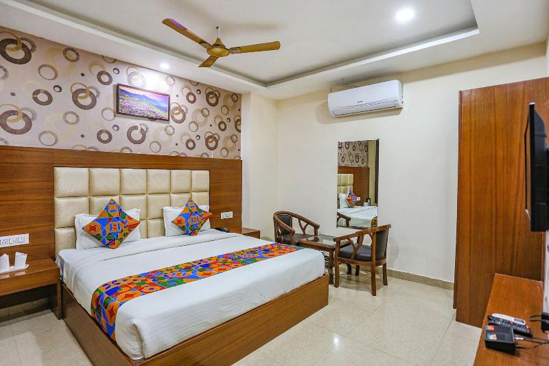 Fabhotel Frolic image