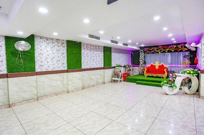 Fabhotel Frolic image