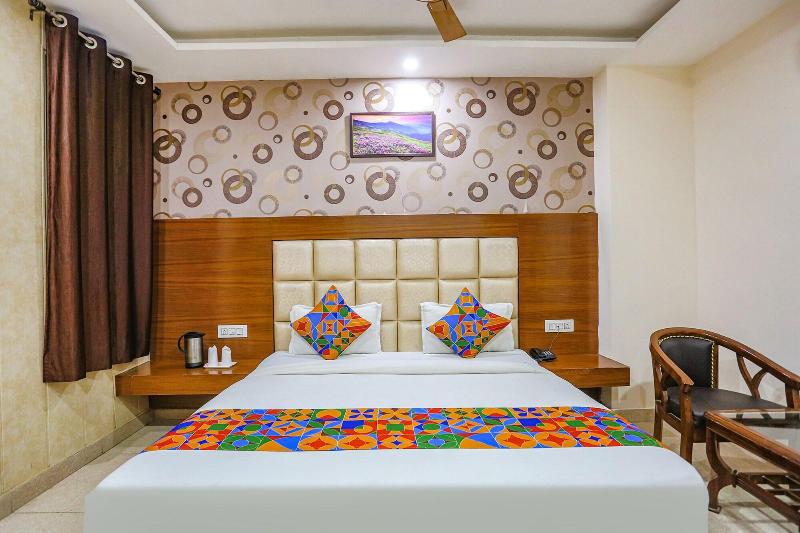 Fabhotel Frolic image