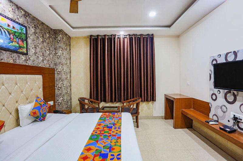 Fabhotel Frolic image
